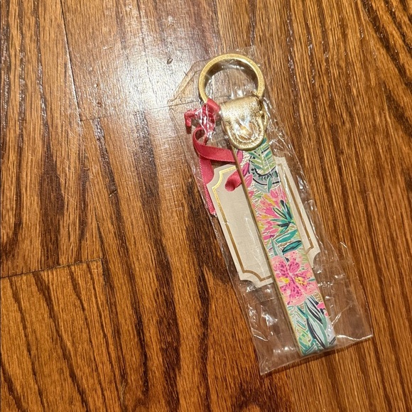 Lilly pulitzer strap keychain slathouse soiree NWT in package - Picture 4 of 5